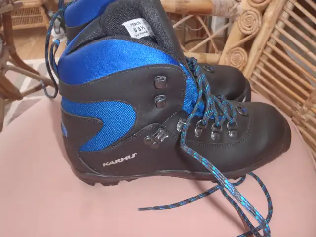 CROSS COUNTRY BOOTS for BACK COUNTRY in Ski in Dartmouth - Image 6