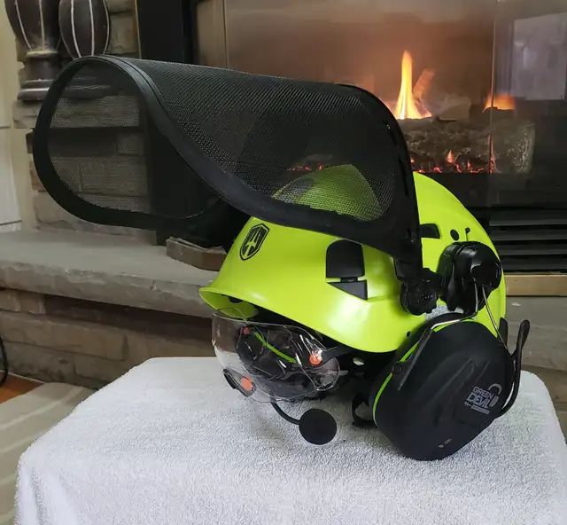 GREEN DEVIL Forestry Helmet 5 in 1 Bluetooth/Mesh Shield - New in Ladders & Scaffolding in City of Toronto - Image 9