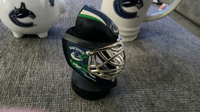 New lots of 3 NHL Vancouver Canucks items. in Arts & Collectibles in Mississauga / Peel Region - Image 4