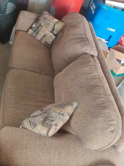 Good solid set! Brown colour, comes with throw cushions! Was just steam cleaned!! Located in White C...