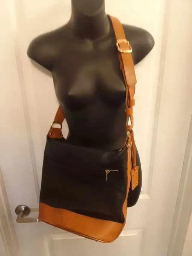 Valentina woman's shoulder bag in Women's - Bags & Wallets in London - Image 2