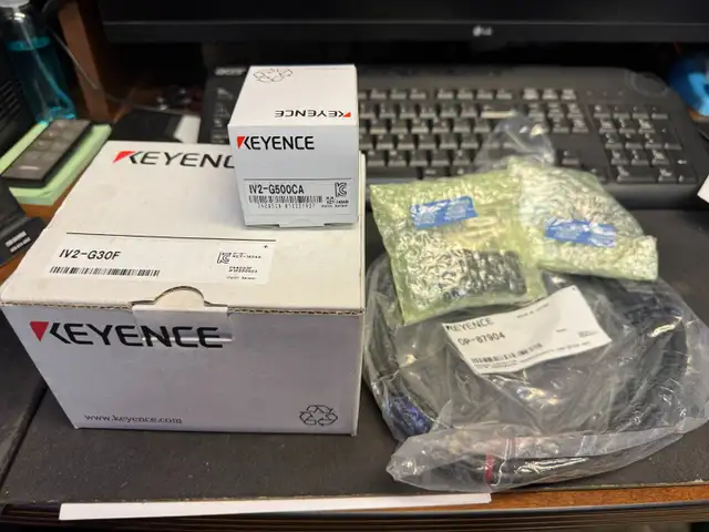 KEYENCE IV2 Complete set. NEW never installed in General Electronics in Kitchener / Waterloo - Image 4