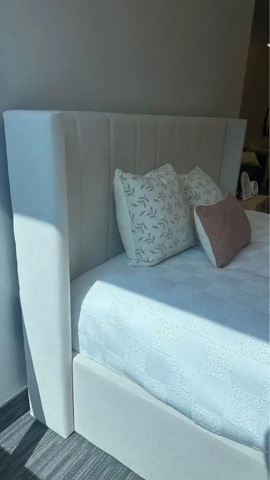 ✨ Queen Size Hydraulic Lift Storage Bed | Brand New in Box in Beds & Mattresses in Peterborough - Image 4