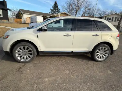 2013 Lincoln MKX 3.7L V6 6 Speed Automatic Transmission All Wheel Drive 239,800 km Loaded up with he...
