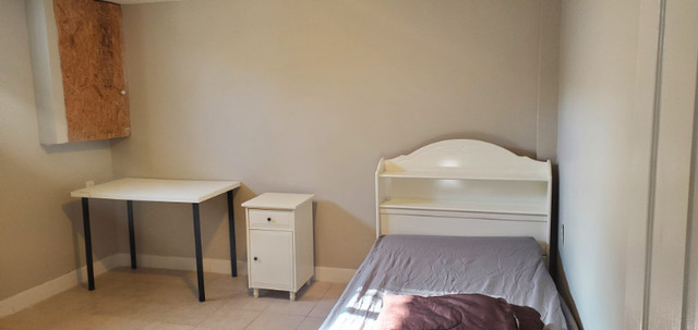 Etobicoke Basement Room For Rent in Room Rentals & Roommates in City of Toronto - Image 2