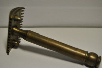 1940’s ORIG. GILLETTE BRONZE SHAVING SAFETY RAZOR USA