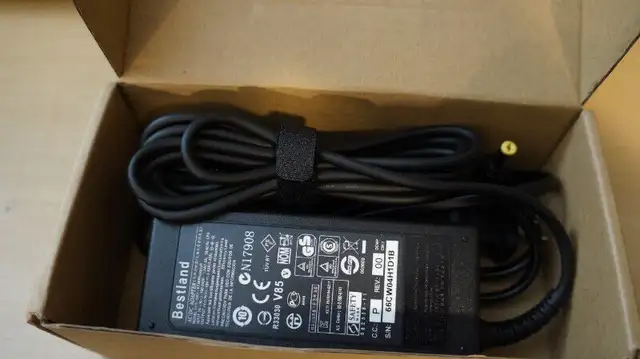 BESTLAND SMART BLUE TIP LAPTOP CHARGER in Laptop Accessories in Norfolk County - Image 2