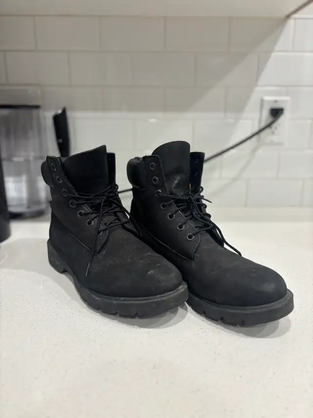 Black Timberland Men’s boot in Men's Shoes in Edmonton - Image 4