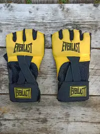 Padded Everlast Boxing Gloves, Size L, Adjustable Velcro Wrist