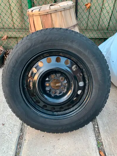 Used winter tires P225/65R17 (set of 4 tires). Tires used on a Nissan Rogue 2019.