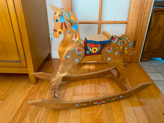Véritable cheval de bois à bascule en chêne dans Art et objets de collection  à Laval/Rive Nord