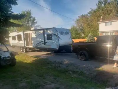 37 feet park model two pull outs leather sofa pulls outs ...beautiful fireplace....very spacious all...