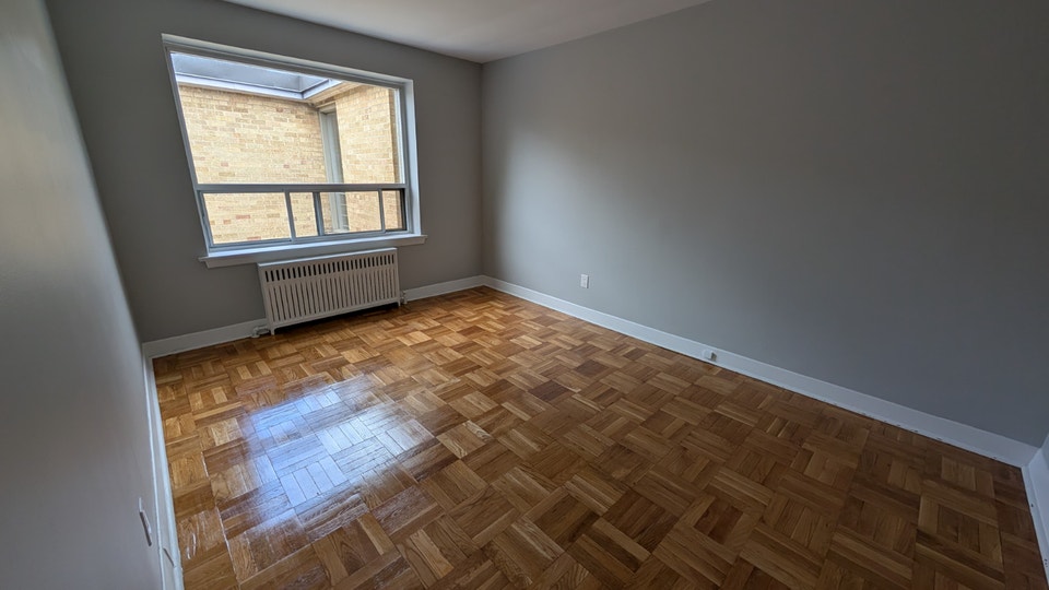 One Bdrm Prime Etobicoke Kingsway TTC Nov 1st 3