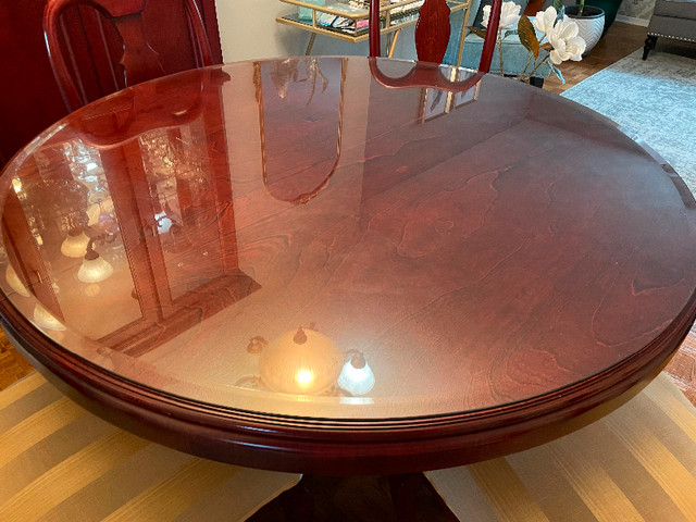 Dining complete set Cherry colour cabinet  , Round table 4chairs in Couches & Futons in Markham / York Region - Image 3