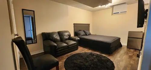 Available Immediately: Furnished spacious, clean, and well-maintained private room available for ren...