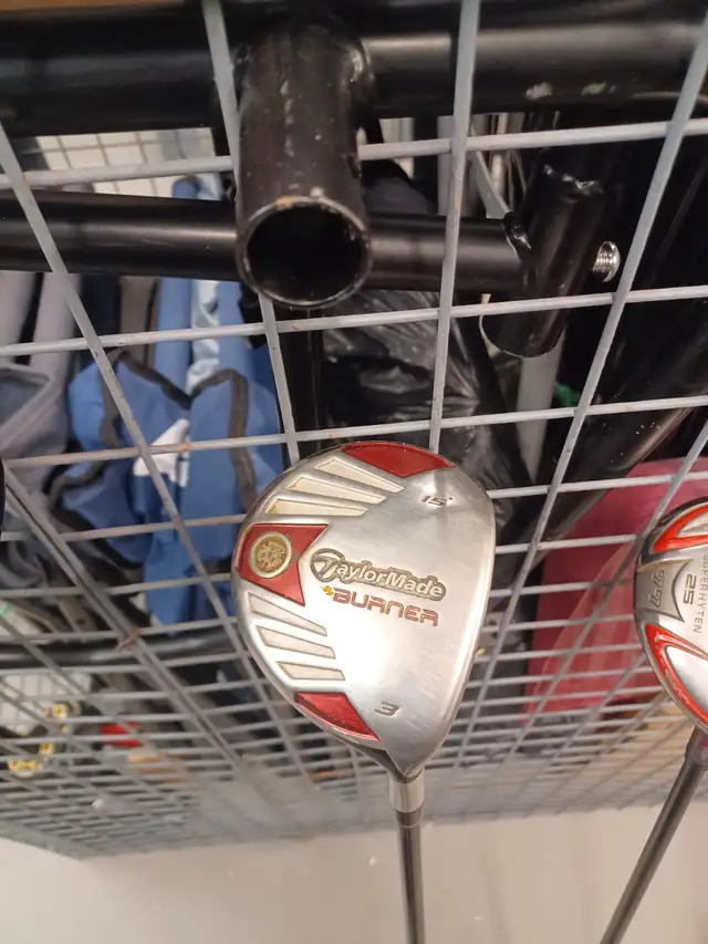 Golf Clubs Titleist and Taylormade in Golf in London - Image 5