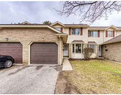 Stunning Renovated Townhouse in Waterloo’s Colonial Acres – Move-In Ready! Starting September 2026!!...