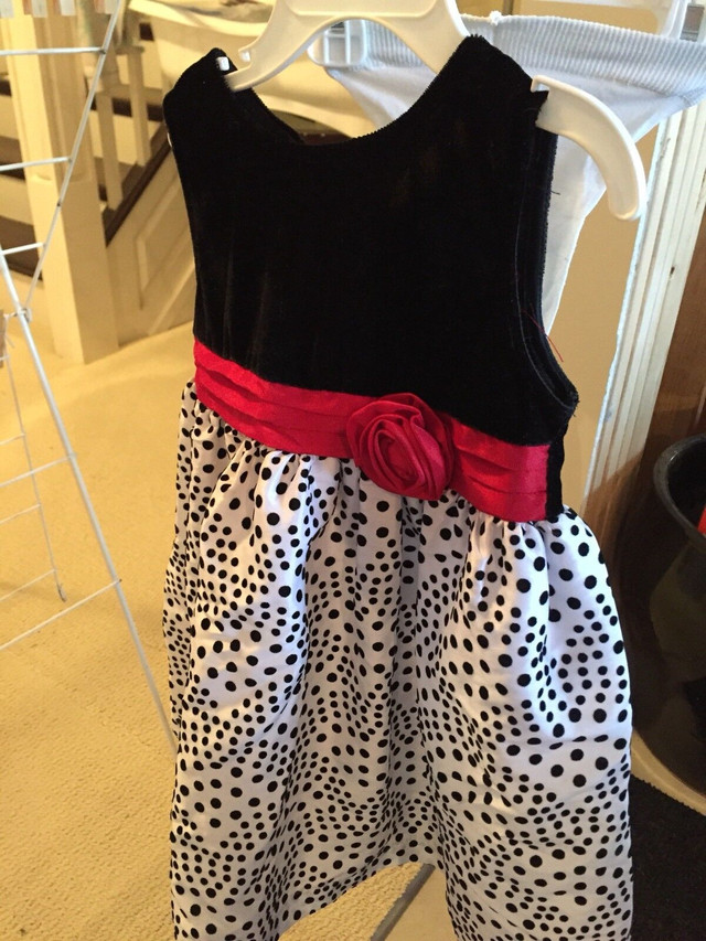 Girls size 24 month dress - like new! in Clothing - 2T in London