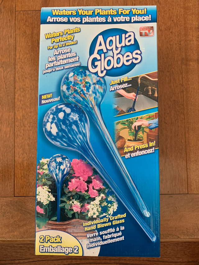 Aqua Globes 2 Pack box Individually Crafted Hand Blown Glass.  in Plants, Fertilizer & Soil in Oshawa / Durham Region