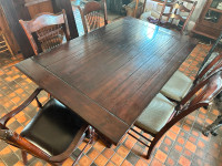 Grande table salle à manger avec 6 chaises