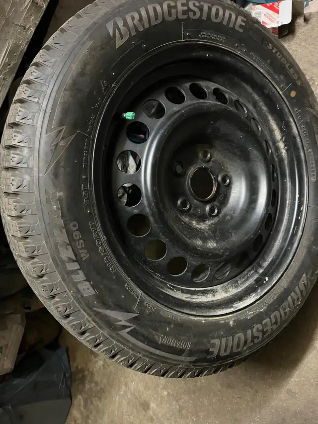 4x Bridgestone Blizzak WS90 215/60R17 Winter Tires on Steel Rims in Tires & Rims in Markham / York Region - Image 2