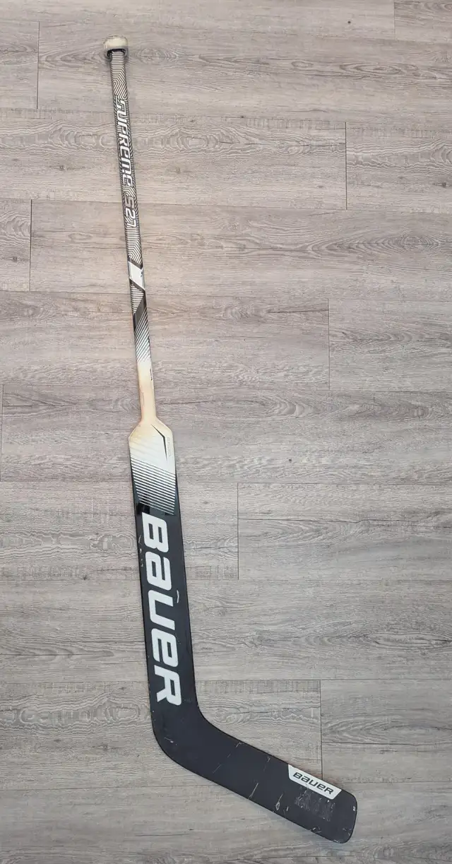 BAUER Supreme S27 Intermediate 23" Goalie Stick in Hockey in London - Image 2