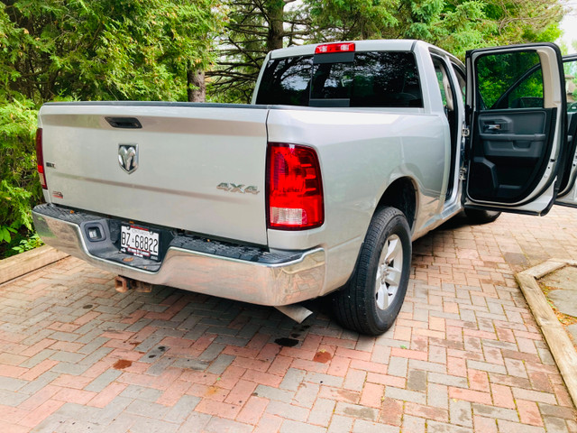 2016 Grey Dodge RAM 1500 SLT 3.6L V6 Quad Cab Truck in Cars & Trucks in Ottawa - Image 2