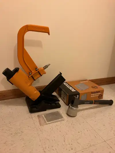 Bostitch Pneumatic 15.5 Gauge Flooring Stapler kit model MIIIFS. Only used it once to do my own hard...