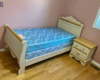 Kathy Ireland Princess Bouquet Girls 5-piece Bedroom Set, View more