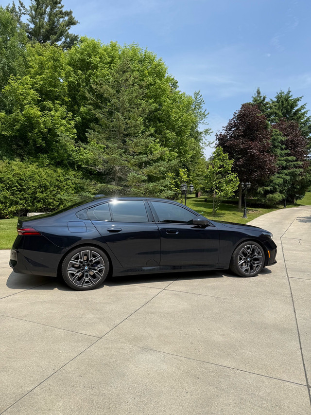 2024 BMW 530i - Fully loaded, low mileage in Cars & Trucks in Markham / York Region - Image 3