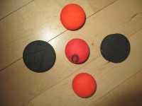 Lots de balles et rondelles pour hockey mousse (T46)