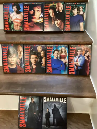 DVD - Smallville Season 1 - 10 Quelques saison en anglais avec sous titres en français Voir mes autr...