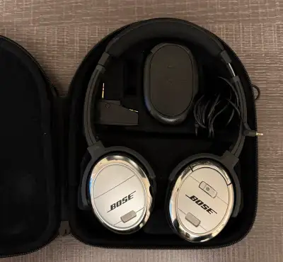 Selling my Bose QuietComfort 3 QC3 Acoustic Noise Cancelling Wired Headphones. These have not been u...