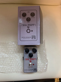 Big Muff fuzz distortion pedal 