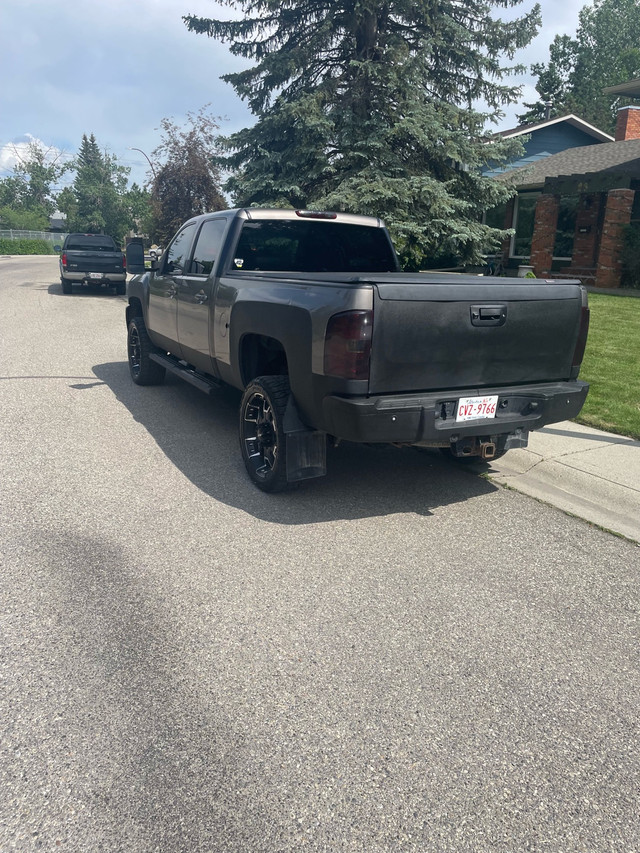 Gorgeous very well maintained Chevy in Cars & Trucks in Calgary - Image 2