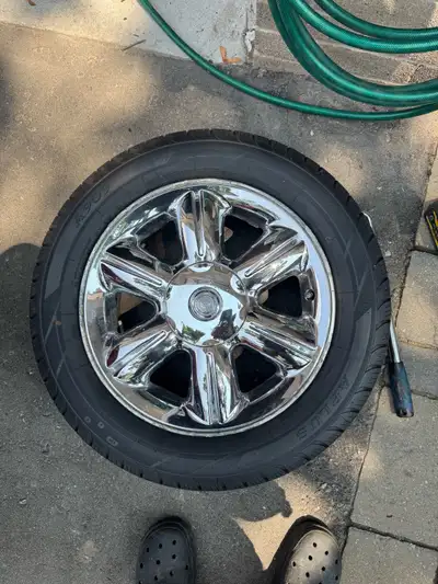 This rims have some curve rash but they look very good and the tires don’t have more than 500 kilome...