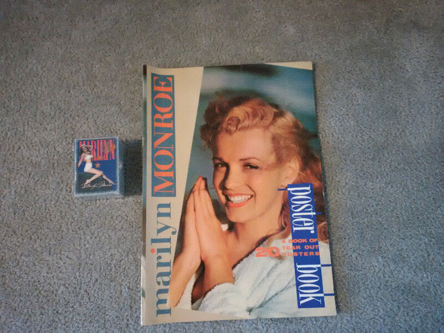 Marilyn Monroe Poster book & Collector Card Complete Set in Arts & Collectibles in Oshawa / Durham Region