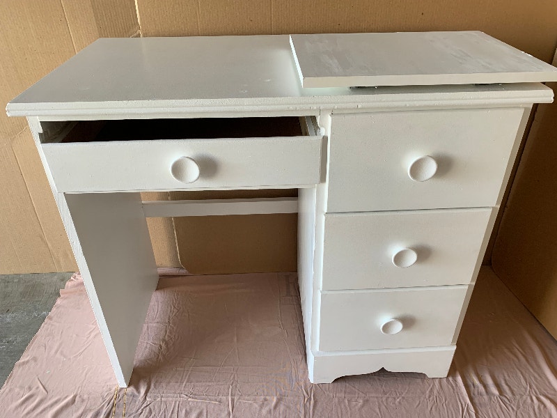 Desk with Chair Clean, Smoke Free As Shown Chairs & Recliners