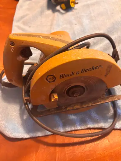 Saw circular black and decker, View more