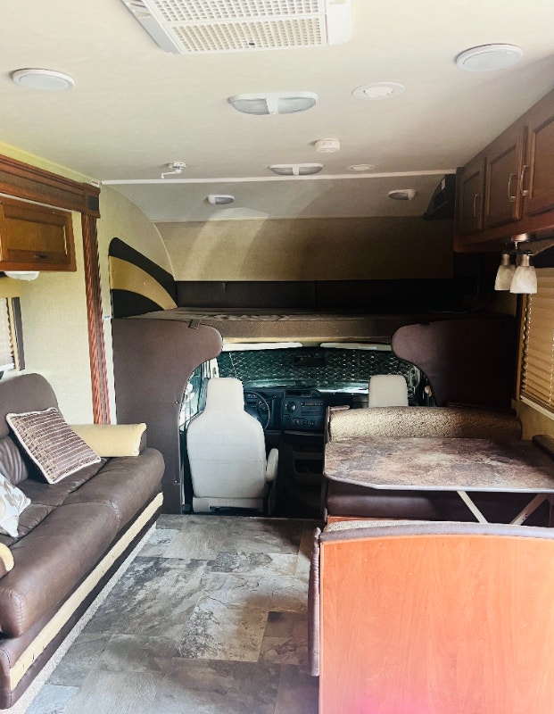 2015 Jayco Redhawk 31XL Class C Motorhome w/bunks RVs & Motorhomes