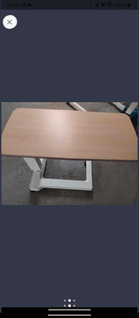 Table ajustable pour lit adapté 