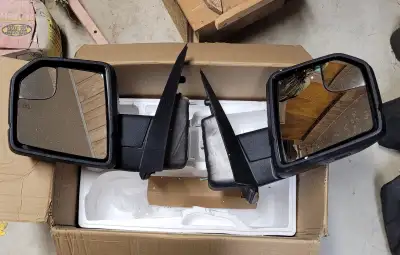 Ford F-150 XLT mirrors for sale. $250....text 204-856-7832