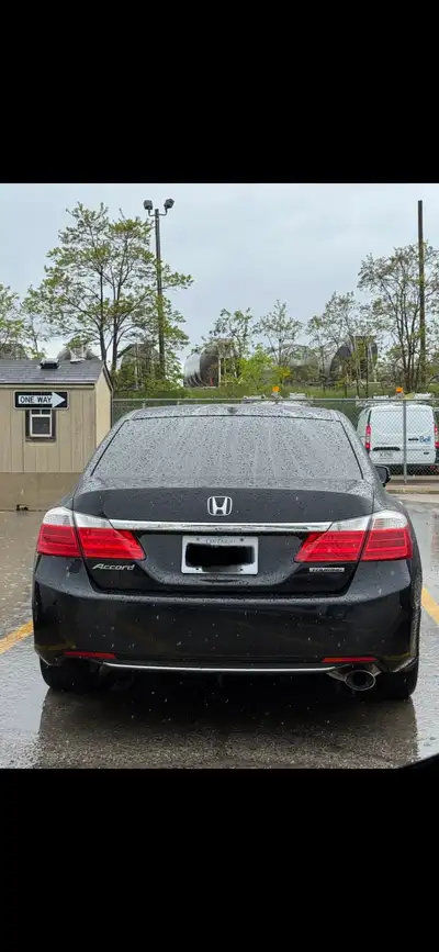 2014 Honda Accord Touring 2.4L – 215,000 km Selling my 2014 Honda Accord Touring 2.4L with 215,000 k...
