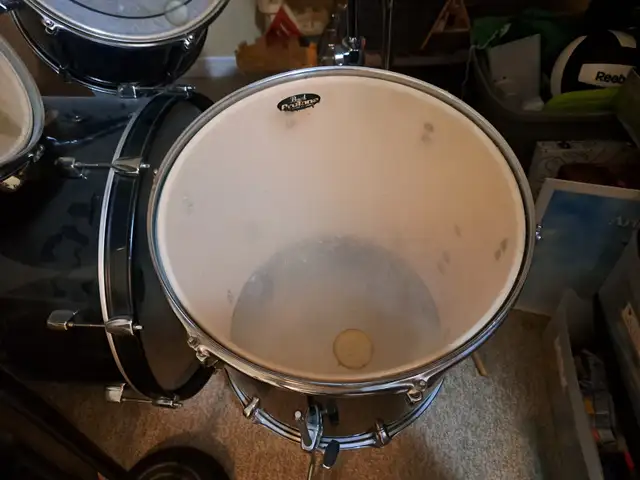 pearl Forum drumset in Drums & Percussion in Oshawa / Durham Region - Image 10