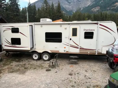 2008 Dutchmen travel trailer 28 feet. One owner, sleeps 6 comfortably. Bunk beds in the back, queen...
