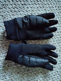 New Weatherproof size M & XL gloves for sale.