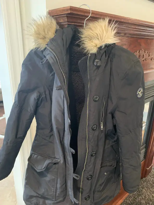 American eagle winter coat in Women's - Other in Oshawa / Durham Region - Image 2