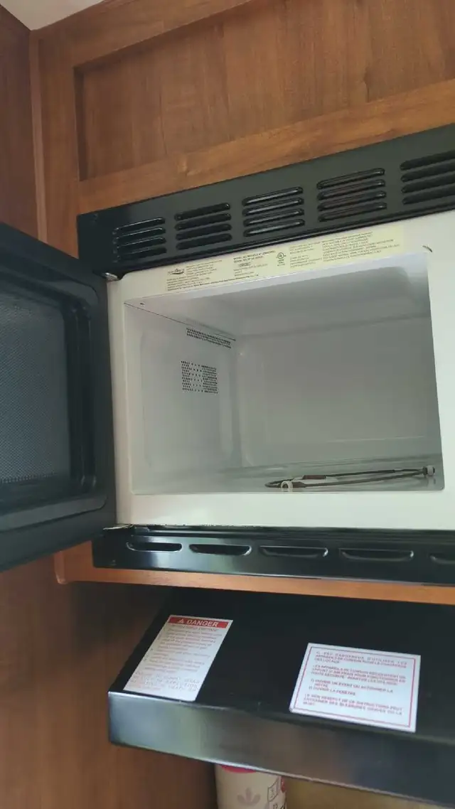 camper trailer rental in Ontario in Canada - Image 10