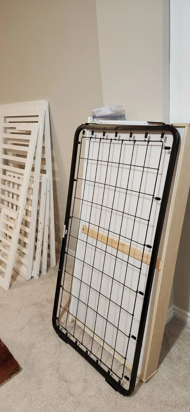 DaVinci Colby 4-in-1 Convertible Crib + toddler convertible kit in Cribs in Guelph - Image 8