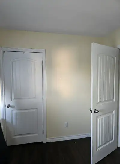 This spacious two story unit has two bedrooms, living room, washroom, kitchen and laundry area. It l...